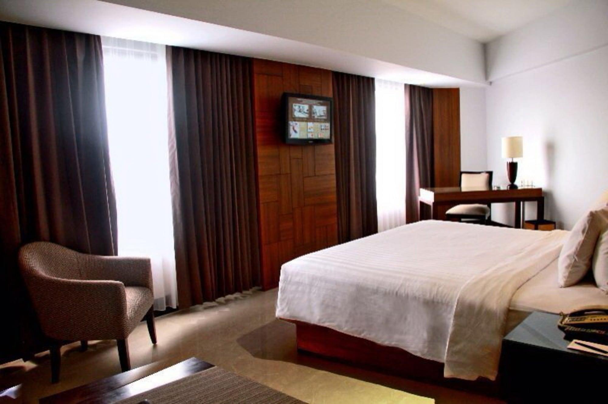 Hotel Santika Premiere Semarang Exterior foto