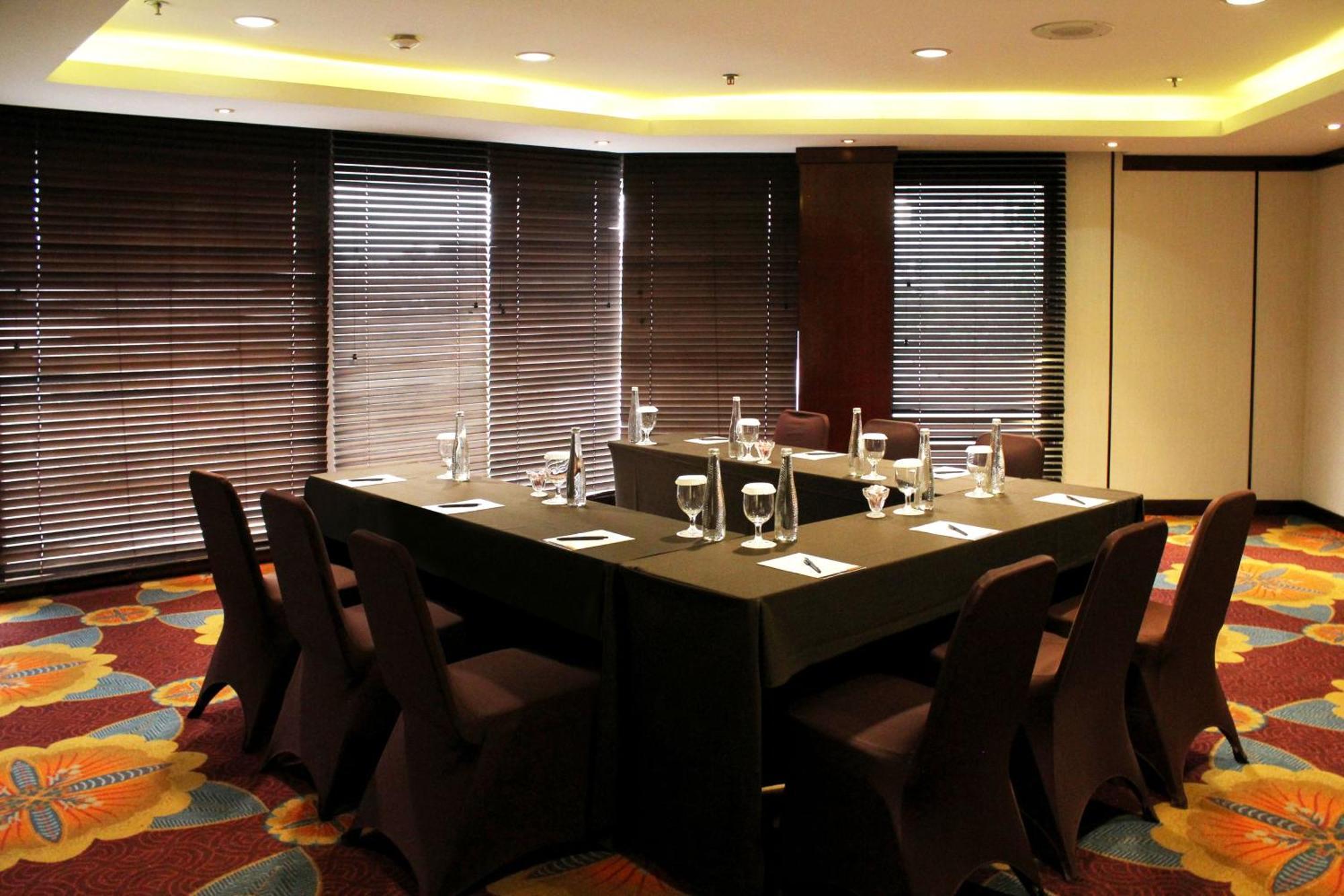 Hotel Santika Premiere Semarang Exterior foto