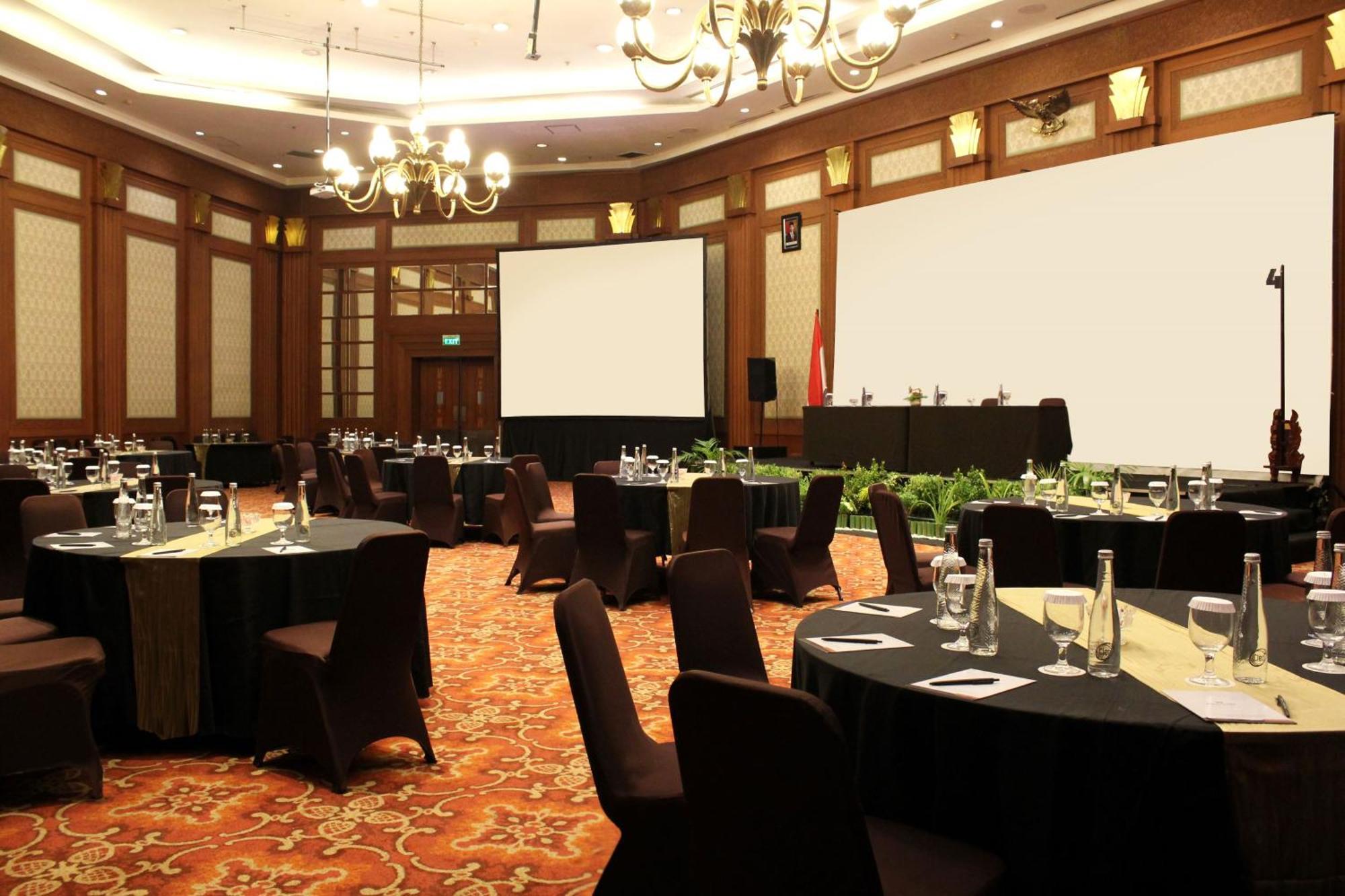 Hotel Santika Premiere Semarang Exterior foto